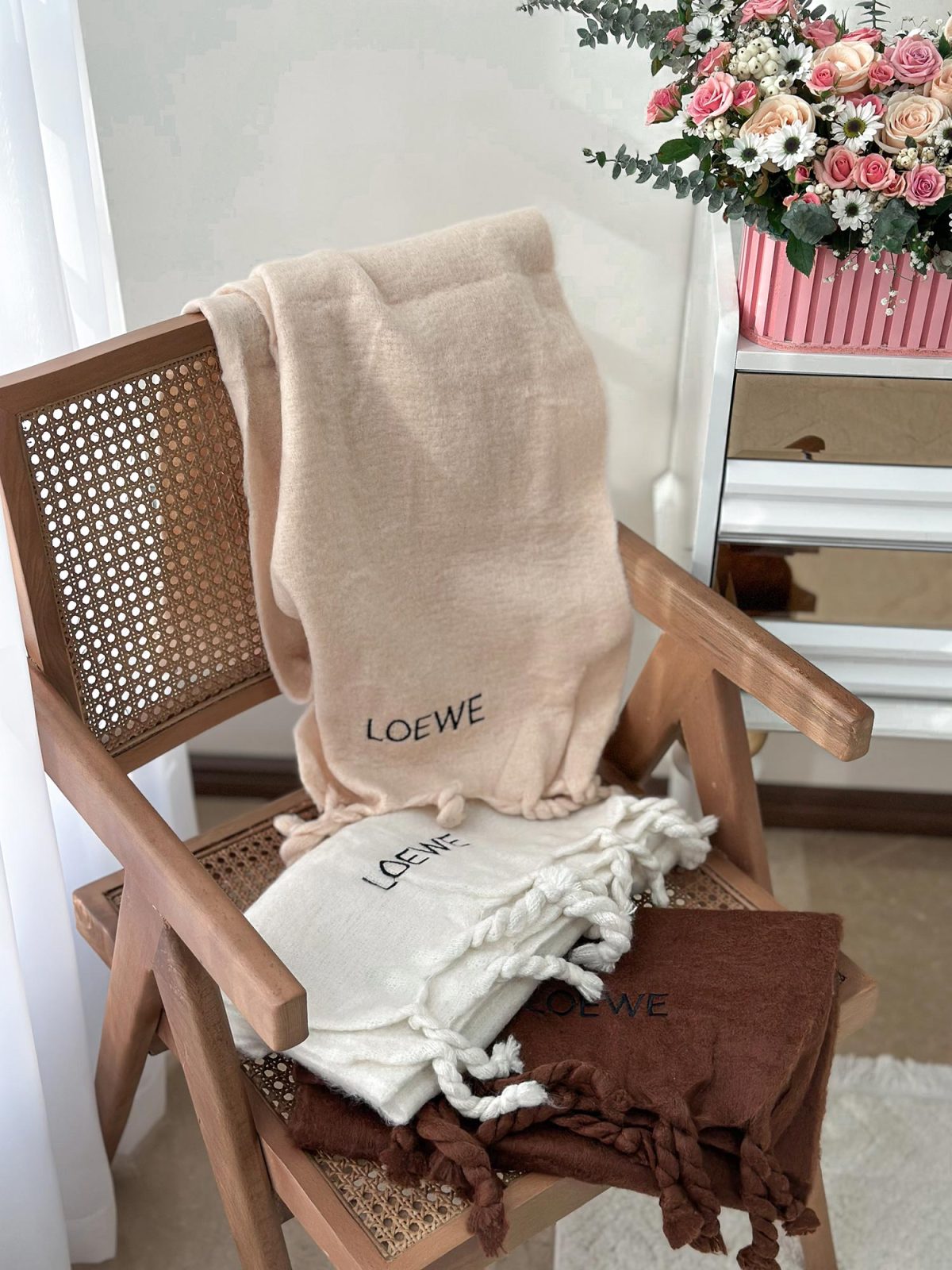 شال موهر Loewe