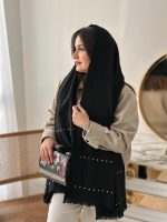 شال موهر مشکی پانچ طلایی
