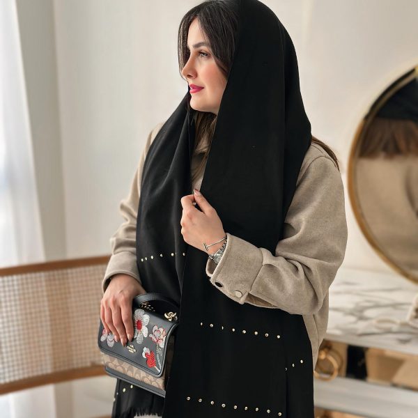 شال موهر مشکی پانچ طلایی