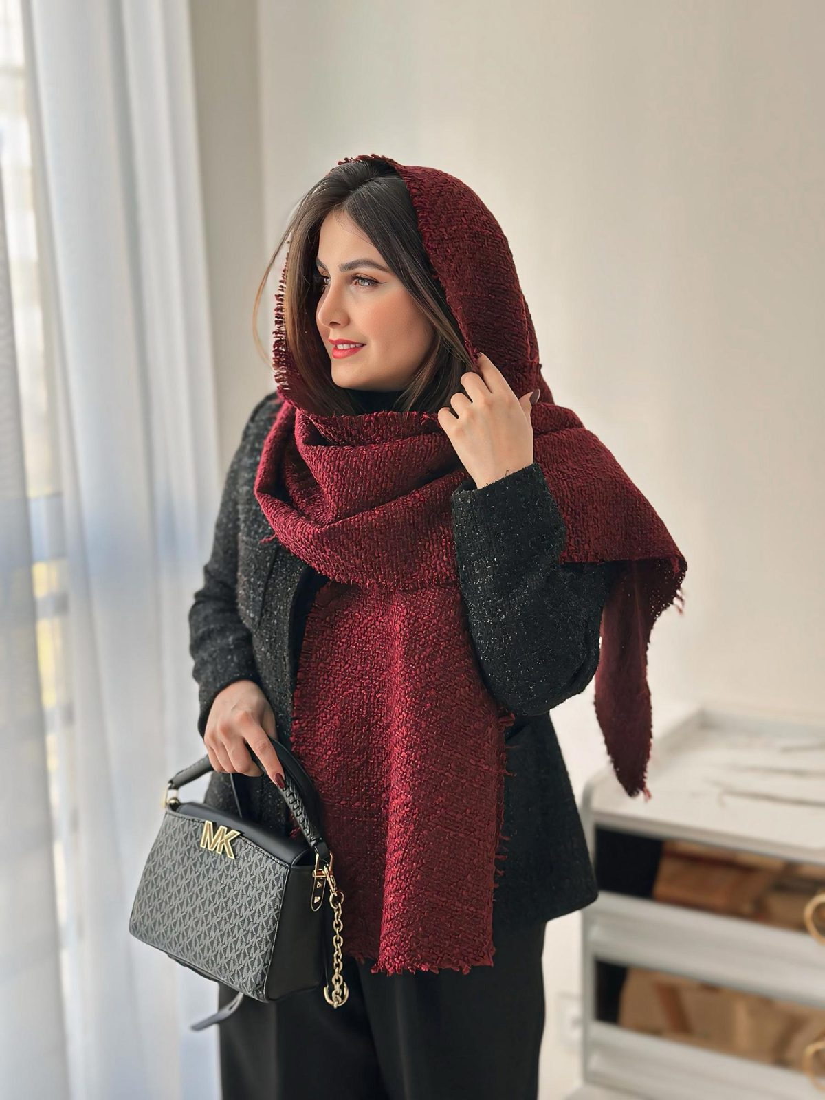 شال زنانه کریسمس با تم زرشکی