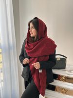 شال زنانه کریسمس با تم زرشکی
