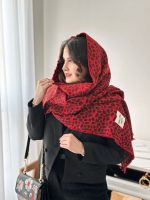 شال پلنگی قرمز و مشکی