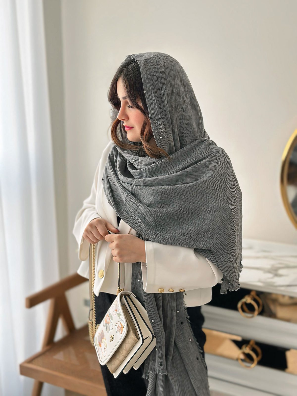 شال چهار فصل دور مروارید