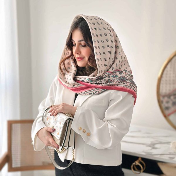 روسری نخی اسلیمی صورتی