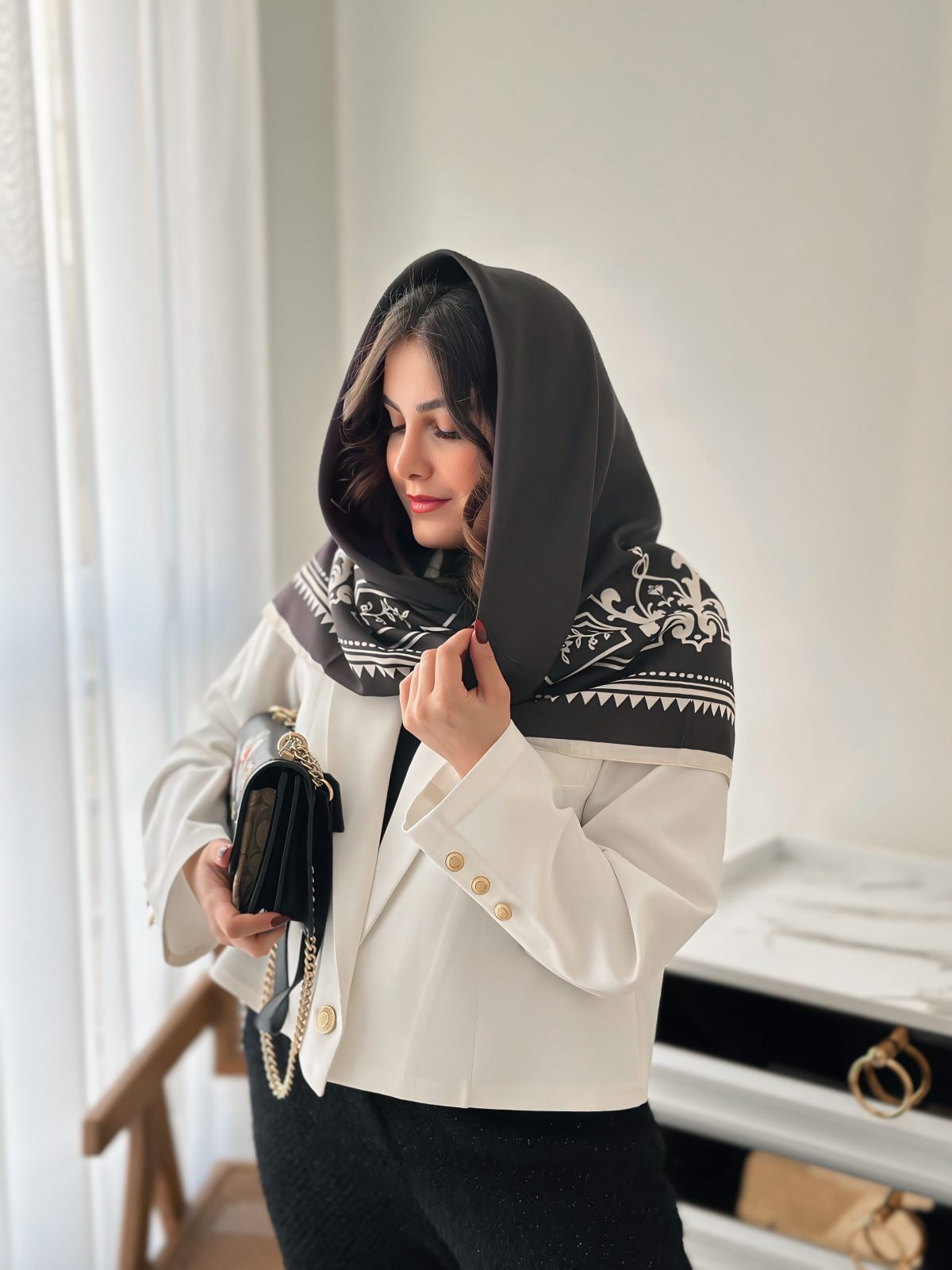 روسری نخی اسلیمی رنگ زغالی