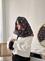 روسری نخی باغ رز