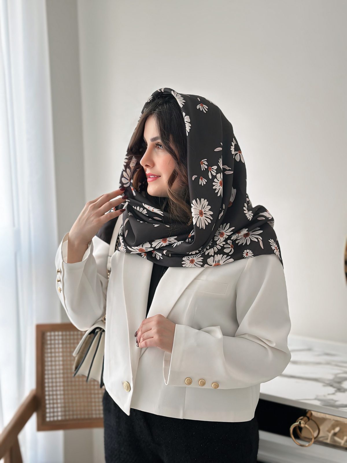 روسری نخی طرح بابونه