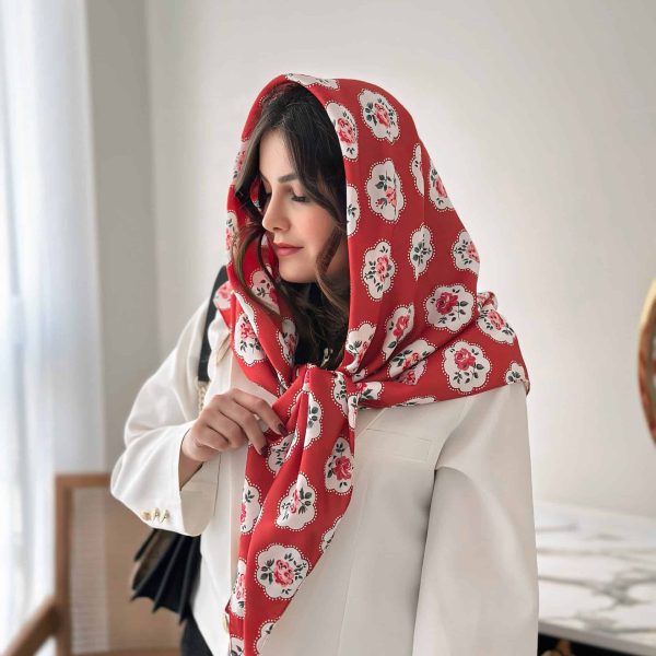 روسری نخی یلدایی قرمز طرحدار