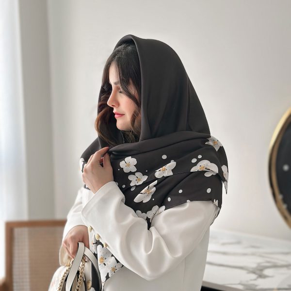 روسری نخی طرح شکوفه