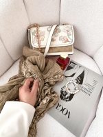 شال نخی لب گلدوزی