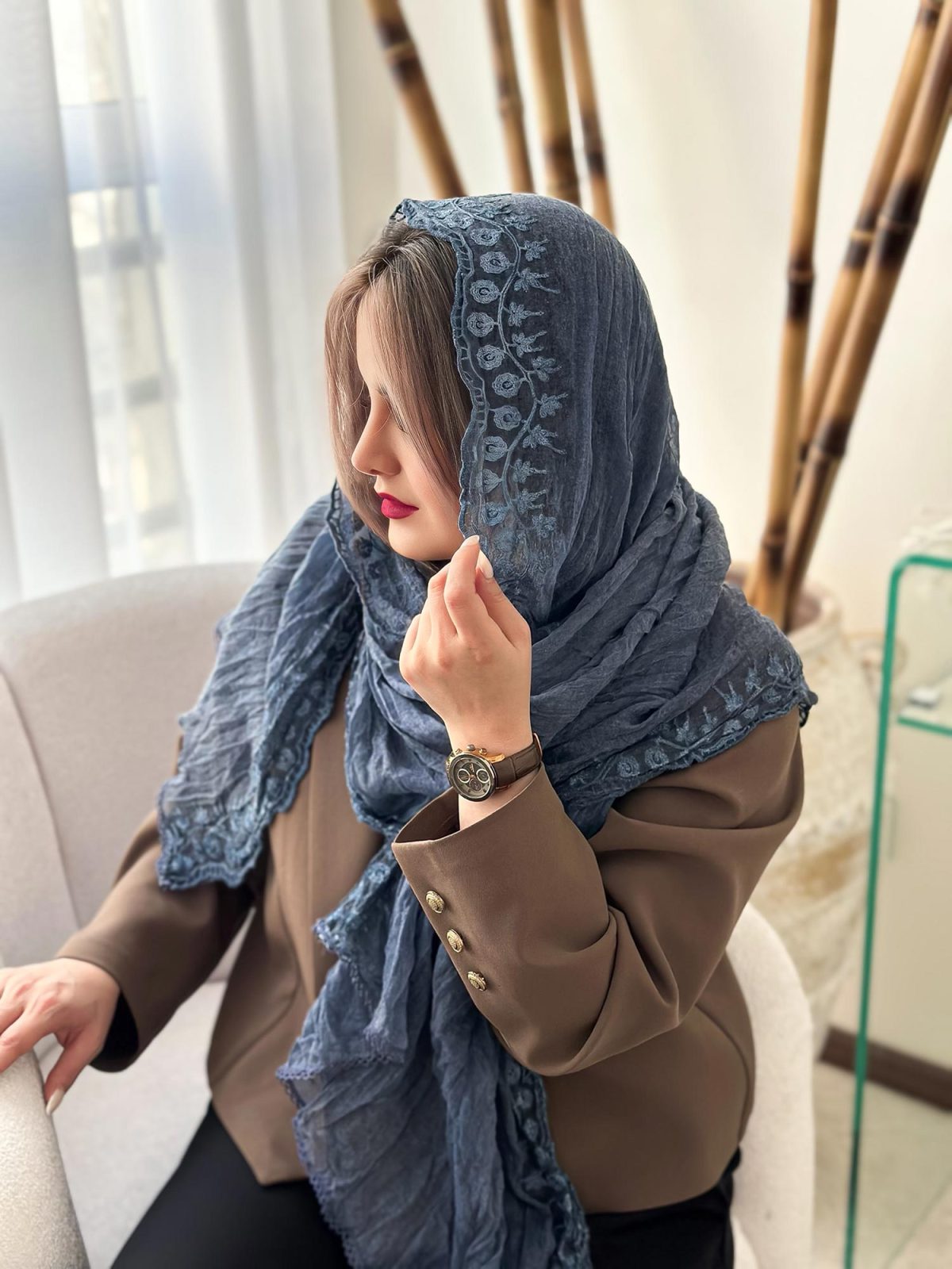 شال نخی لب گلدوزی
