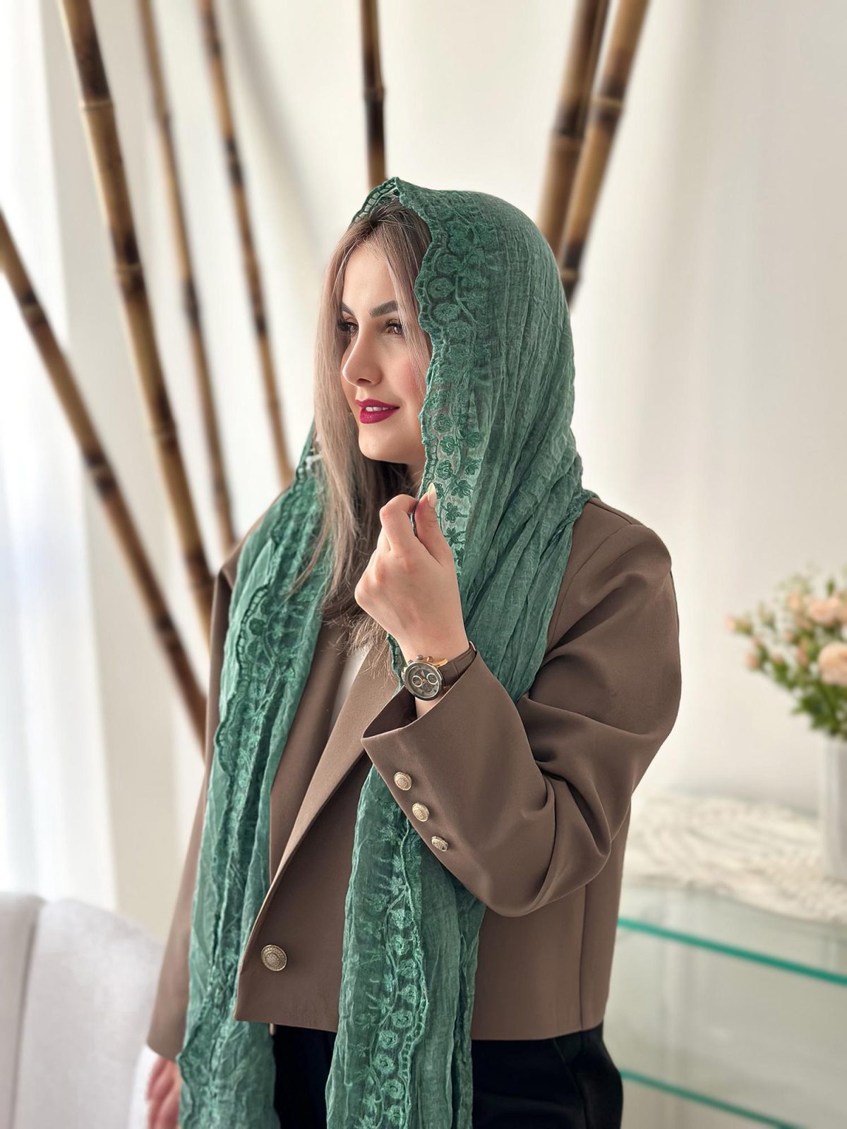 شال نخی لب گلدوزی