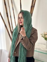 شال نخی لب گلدوزی