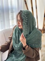 شال نخی لب گلدوزی