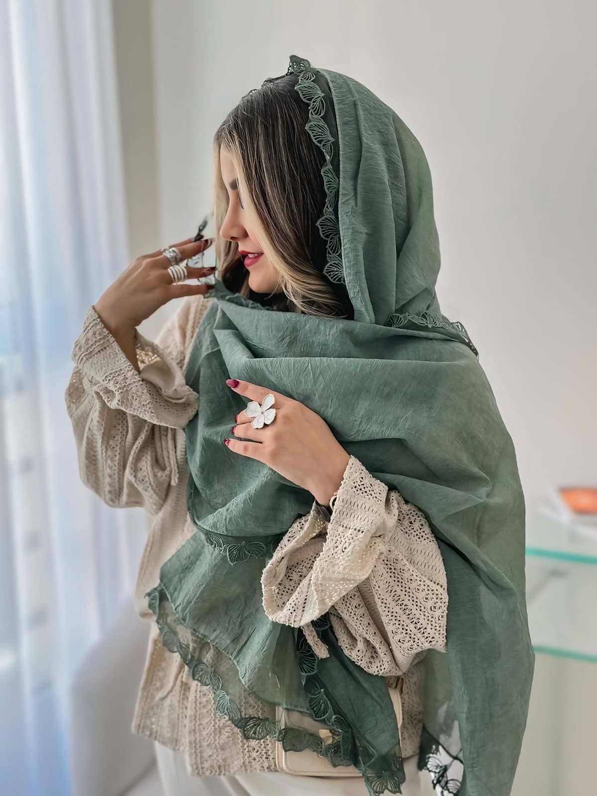 شال زنانه نخی مجلسی سبز تیره