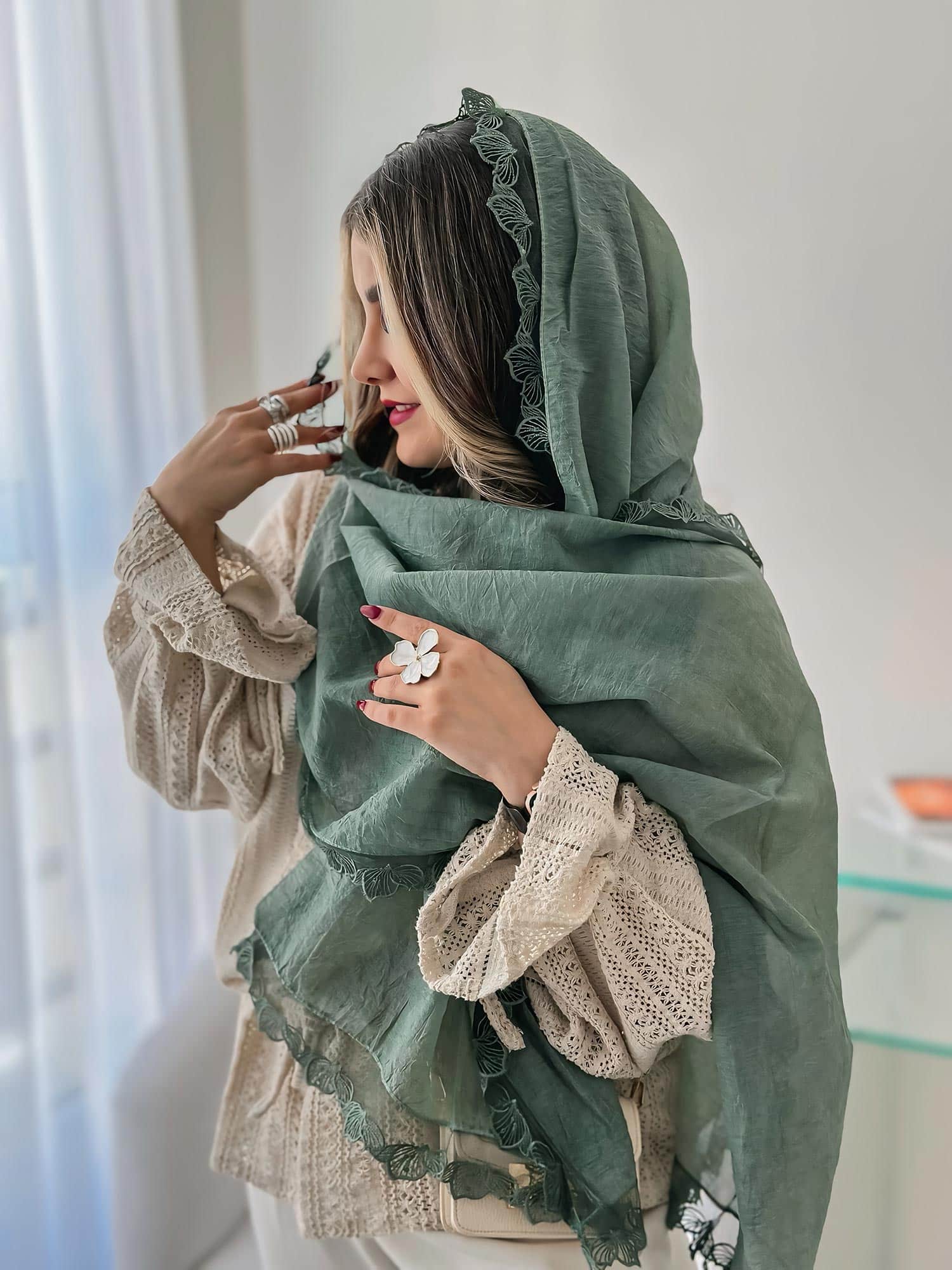 شال زنانه نخی مجلسی سبز تیره